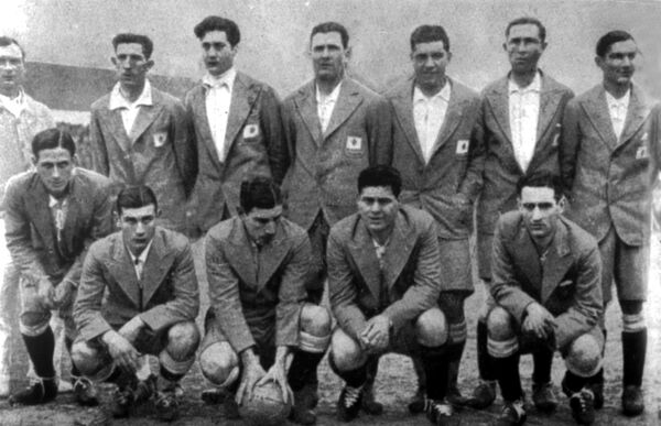 Equipo de Argentina posa antes de la final de la Copa del Mundo de 1930 - Sputnik Mundo