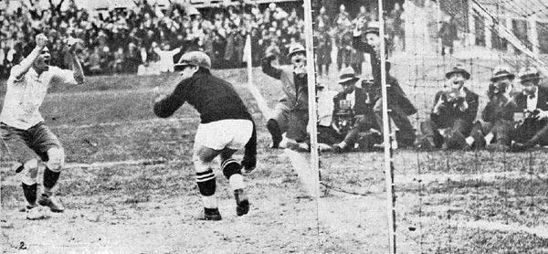 José Pedro Cea marcó el primer tanto de Uruguay frente a Yugoslavia, Copa Mundial de Fútbol de 1930 - Sputnik Mundo