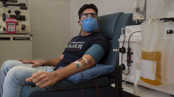 Facundo Ahumada, donante de plasma en Argentina - Sputnik Mundo