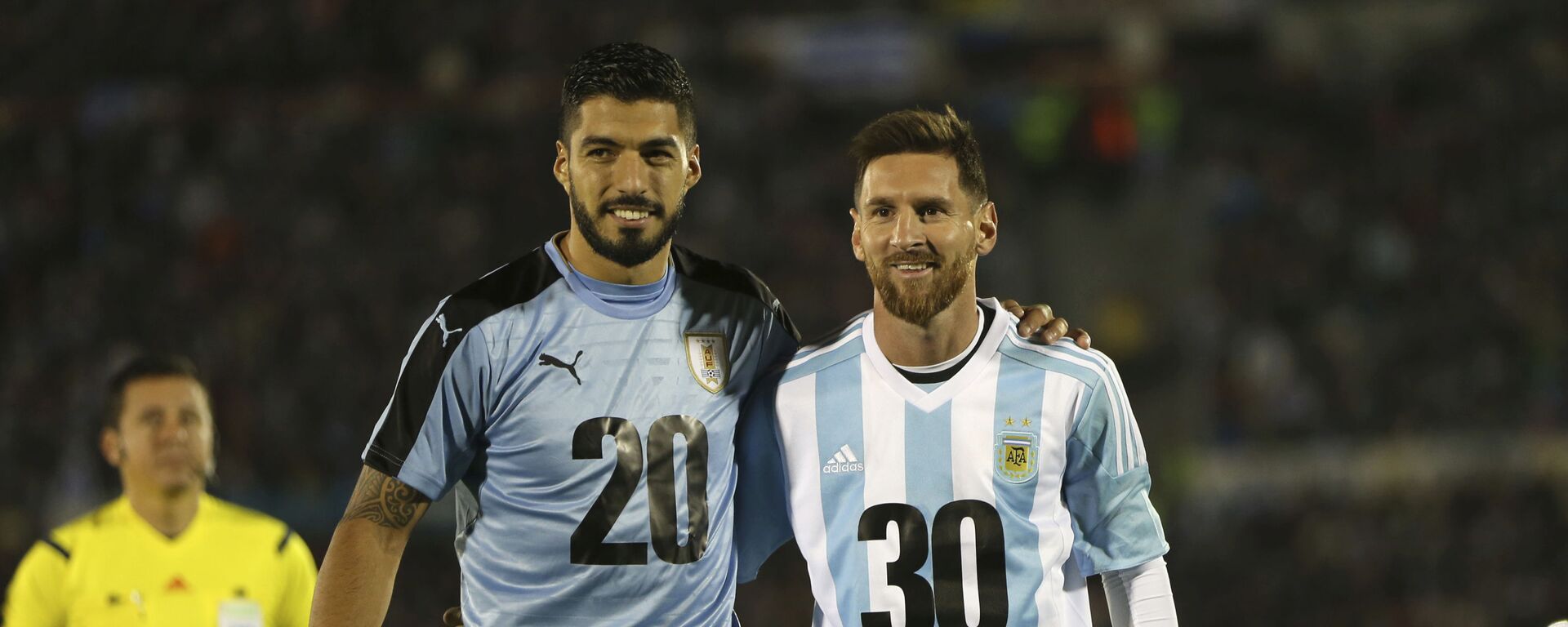 Los futbolistas Luis Suárez, de Uruguay, y Lionel Messi, de Argentina, promocionando la candidatura para el Mundial de 2030 - Sputnik Mundo, 1920, 20.04.2021