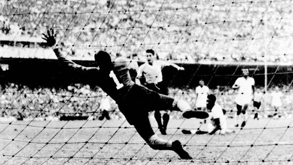 El primer gol de Uruguay contra Brasil en la final del Mundial de Fútbol 1950 - Sputnik Mundo
