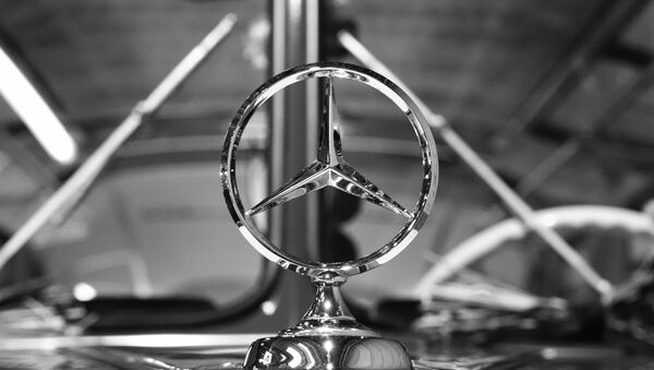 Logo de Mercedes - Sputnik Mundo