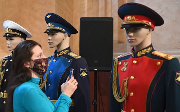 Muestra de uniformes en el Museo Histórico de Moscú - Sputnik Mundo