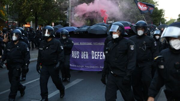 Protestas en Berlín contra las medidas restrictivas del COVID-19 - Sputnik Mundo