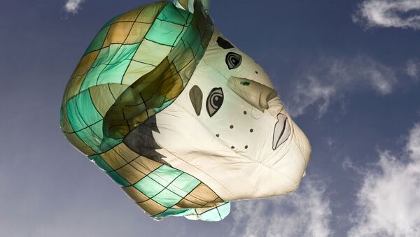 Un globo con el rostro de Chespirito, protagonista en El Chavo del Ocho - Sputnik Mundo