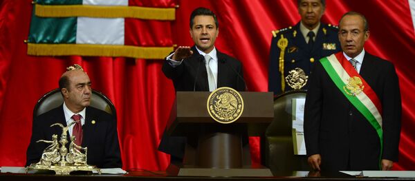 Expresidentes de México, Enrique Peña Nieto y Felipe Calderón Expresidentes de México, Enrique Peña Nieto y Felipe Calderón - Sputnik Mundo