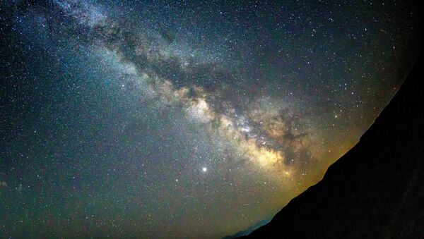 Звездное небо, наблюдаемое в Краснодарском крае во время метеорного потока Персеиды - Sputnik Mundo