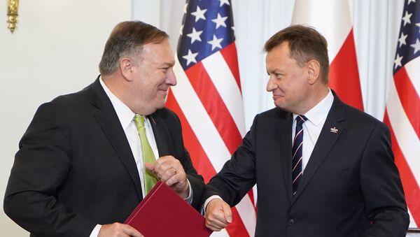El secretario de Estado de EEUU, Mike Pompeo, y el presidente polaco, Andrzej Duda - Sputnik Mundo