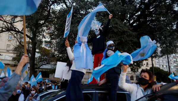 Protesta contra el Gobierno y las medidas de cuarentena en Argentina - Sputnik Mundo
