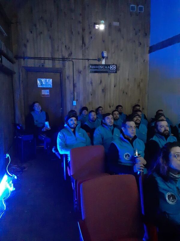 Reabre la única sala de cine de la Antártida y la primera de Argentina | Fotos Reabre la única sala de cine de la Antártida y la primera de Argentina | Fotos - Sputnik Mundo