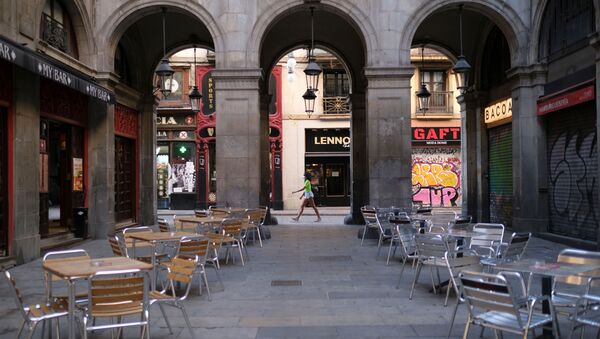Terrazas vacías en Plaça Reial, Barcelona - Sputnik Mundo