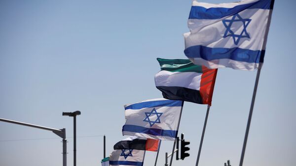 Las banderas de Israel y EAU - Sputnik Mundo