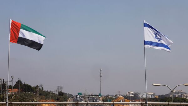 Banderas de Emiratos Árabes e Israel - Sputnik Mundo