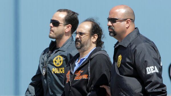 Rodrigo Tovar Pupo, alias Jorge 40, escoltado por la policía estadounidense - Sputnik Mundo