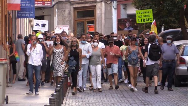 Nuevas protestas en Madrid contra las restricciones impuestas por la pandemia de coronavirus. - Sputnik Mundo