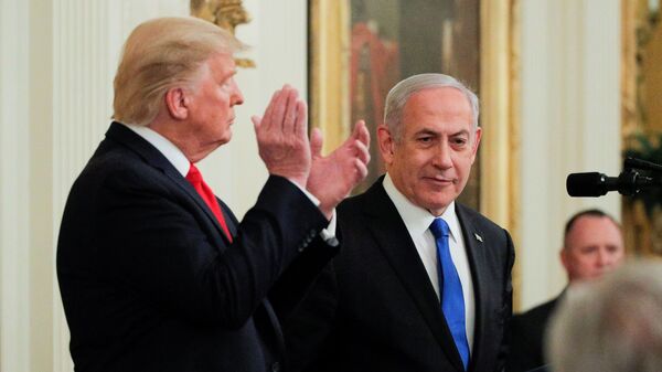 Benjamín Netanyahu, primer ministro de Israel y Donald Trump, presidente de EEUU - Sputnik Mundo