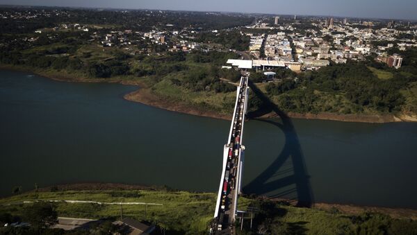 Frontera entre Paraguay y Brasil en Ciudad del Este y Foz de Iguazú - Sputnik Mundo