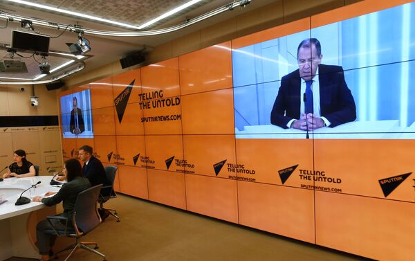 El canciller ruso, Serguéi Lavrov, durante la entrevista con Sputnik - Sputnik Mundo