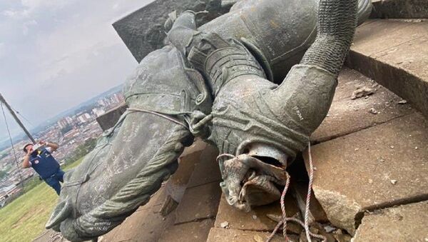 Estatua de Sebastián de Belalcázar derribada en Colombia - Sputnik Mundo