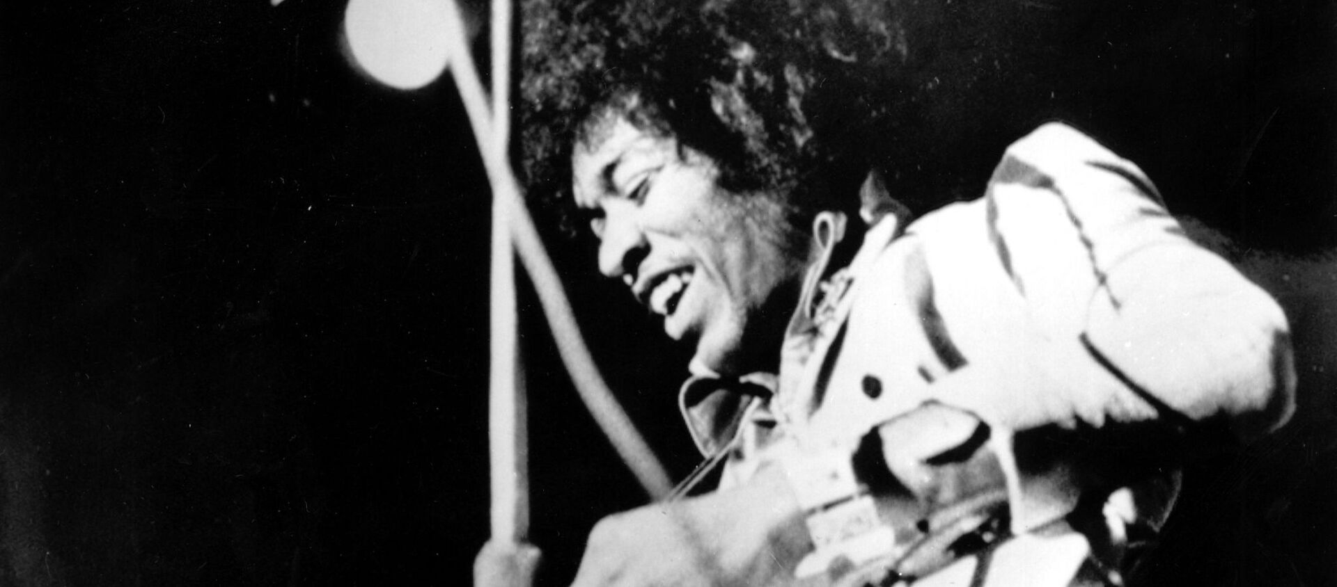 Jimi Hendrix, guitarrista y cantante estadounidense - Sputnik Mundo, 1920, 18.09.2020