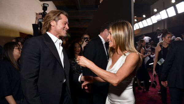 Brad Pitt y Jennifer Aniston en una entrega de premios en enero de 2020 - Sputnik Mundo