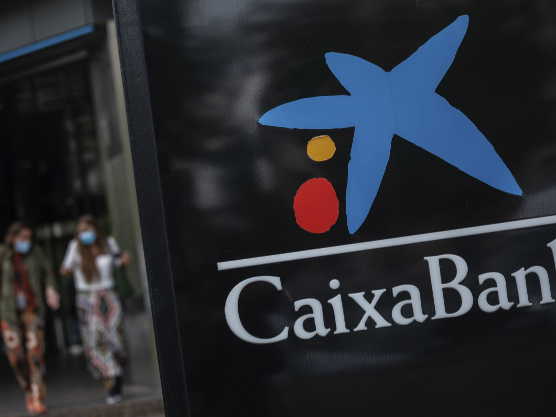 La fusión de Caixabank y Bankia: así será el mayor banco de