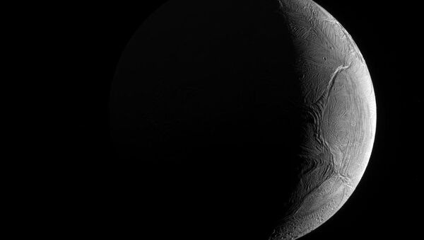 Encélado, una de las lunas de Saturno - Sputnik Mundo