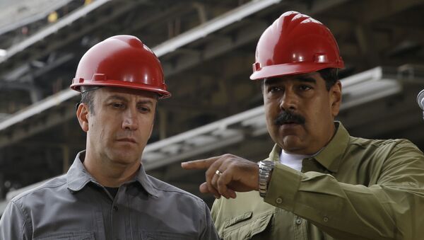 El presidente de Venezuela, Nicolás Maduro, y el ministro de Petróleo, Tareck El Aissami, visitan la Rinconada - Sputnik Mundo