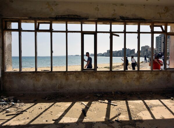 Varosha: la ciudad fantasma chipriota que vuelve a la vida Varosha: la ciudad fantasma chipriota que vuelve a la vida - Sputnik Mundo