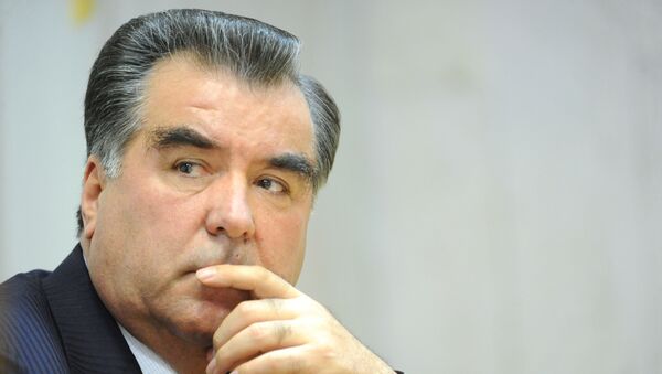 El presidente de Tayikistán, Emomalí Rajmón - Sputnik Mundo