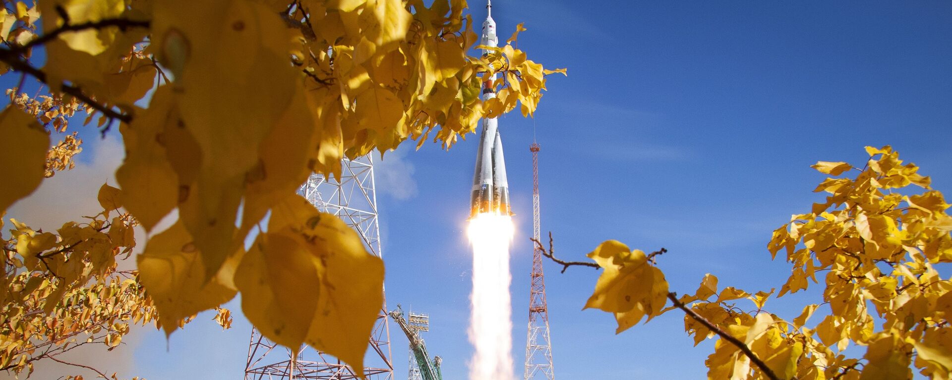 El lanzamiento del Soyuz 2.1a con el Soyuz MS-17 desde el Cosmódromo de Baikonur, el 14 de octubre de 2020 - Sputnik Mundo, 1920, 14.10.2020