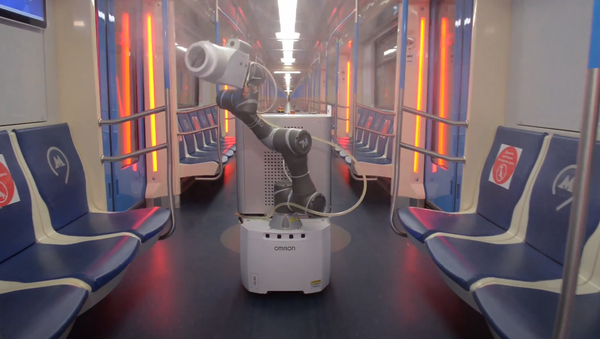 El robot Gardy Metrobot en el metro de Moscú - Sputnik Mundo
