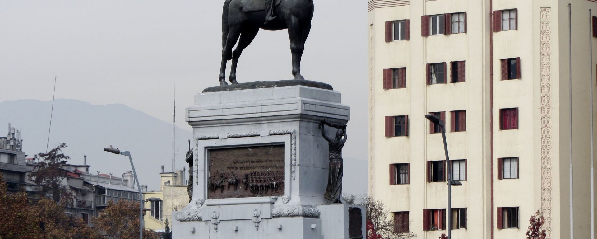 Monumento al general Manuel Baquedano, ubicado en la Plaza Italia en Santiago, Chile - Sputnik Mundo, 1920, 06.03.2021
