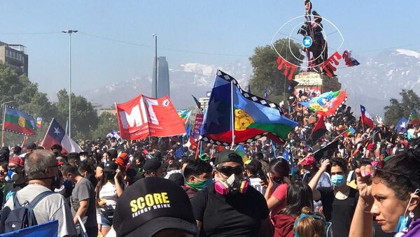Manifestación en Santiago, Chile - Sputnik Mundo