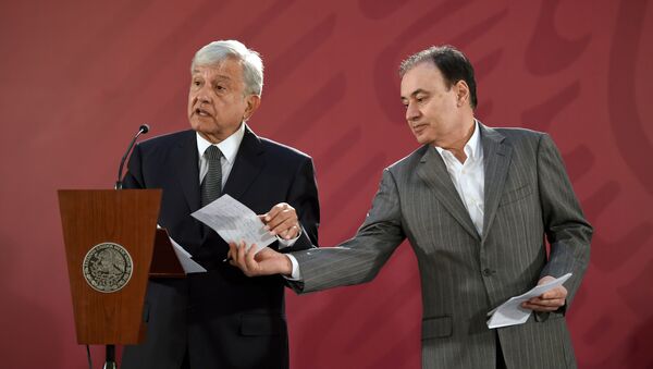 El presidente de México, Andrés Manuel López Obrador, y ya exsecretario de Seguridad Pública, Alfonso Durazo - Sputnik Mundo