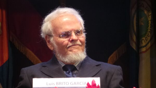 Luis Britto García, durante un simposio en el año 2015 - Sputnik Mundo