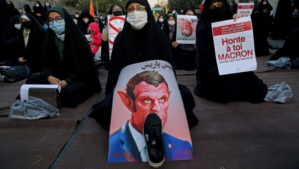 Musulmanos protestan contra el presidente de Francia, Emmanuel Macron - Sputnik Mundo