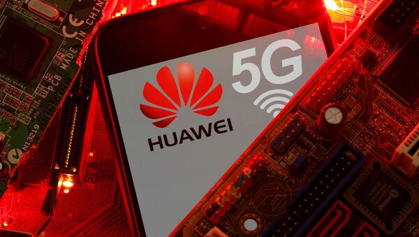 El logo de Huawei y la red 5G - Sputnik Mundo