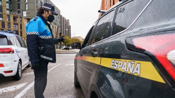 Control policial en Burgos (España) - Sputnik Mundo