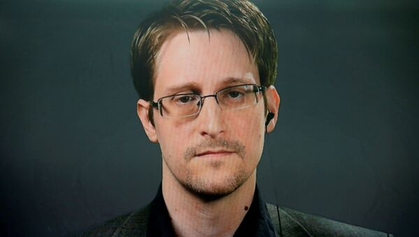 Edward Snowden, exoficial de inteligencia estadounidense - Sputnik Mundo