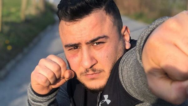 Mikail Ozen, luchador de artes marciales mixtas de origen turco - Sputnik Mundo