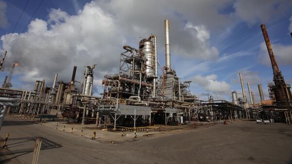 Refinería petrolera de Amuay, Venezuela - Sputnik Mundo