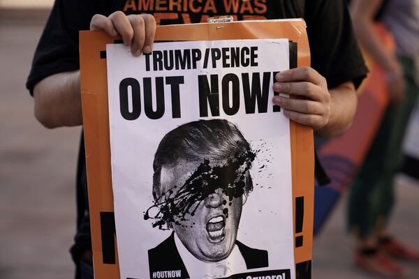 Акция протеста после выборов президента США в Лос-Анджелесе - Sputnik Mundo