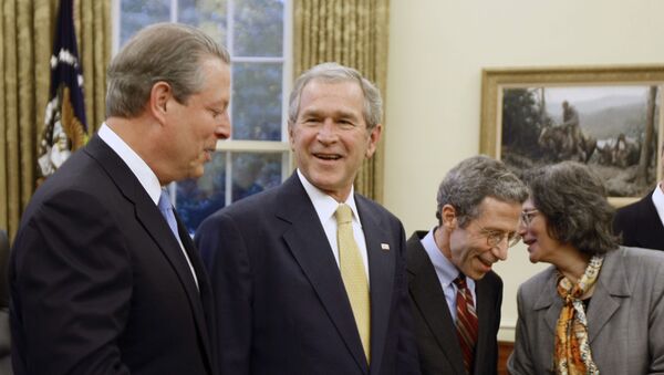 George Bush y Al Gore en el Despacho Oval - Sputnik Mundo
