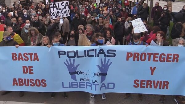 'Policías por la Libertad' convocan una marcha contra las medidas anti-COVID en Madrid - Sputnik Mundo