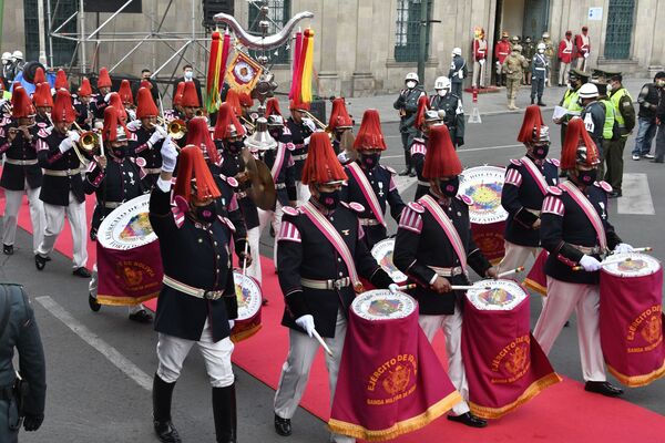 La banda del Ejército de Bolivia participa de la ceremonia de investidura del presidente Luis Arce Catacora - Sputnik Mundo