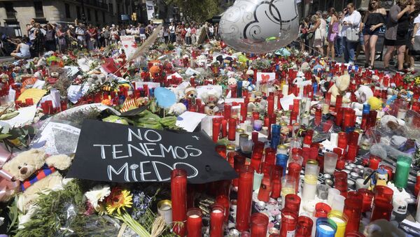 Homenaje a las víctimas de los atentados en Barcelona y Cambrils - Sputnik Mundo