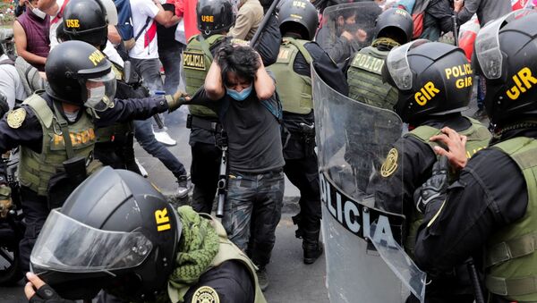 Protestas en Perú tras la destitución de Martín Vizcarra como presidente - Sputnik Mundo