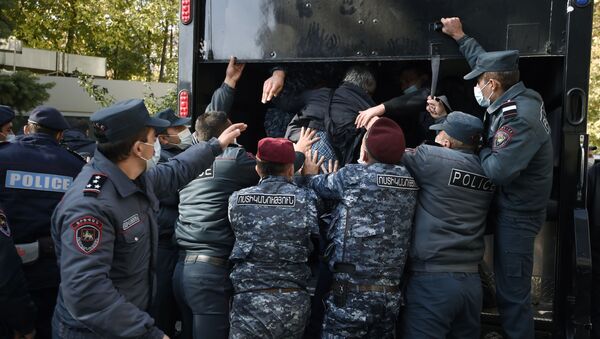 Detención de manifestantes en Ereván - Sputnik Mundo