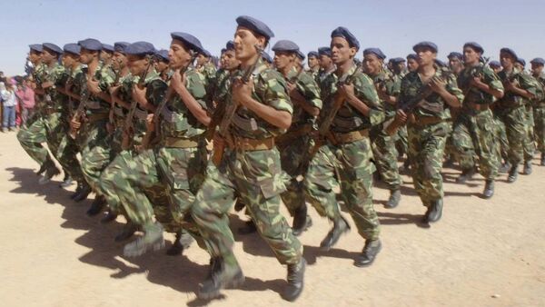 Unos soldados del Frente Polisario en 2001 (archivo) - Sputnik Mundo